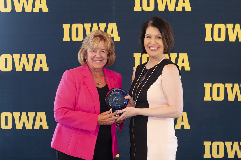 President Wilson and Sara Miller at 2023 Discovery and Innovation Awards